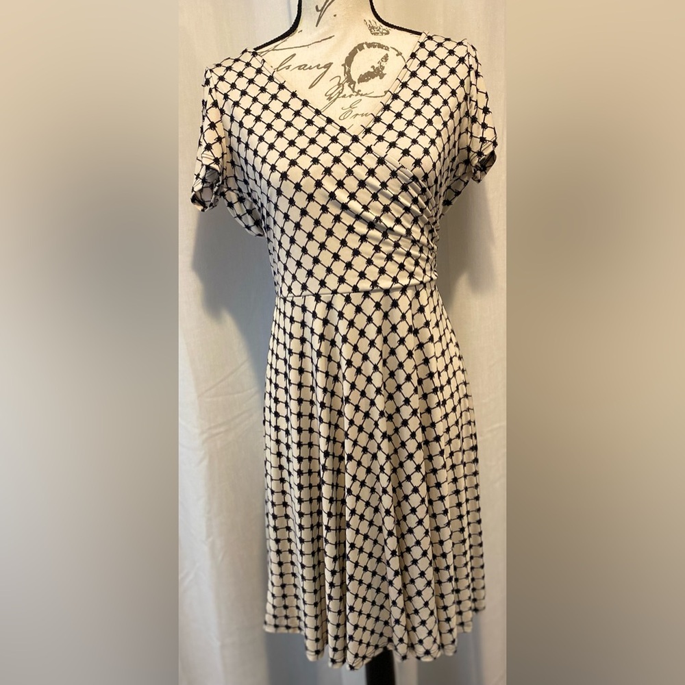 Gilli Women Ivory Casual Dress Medium